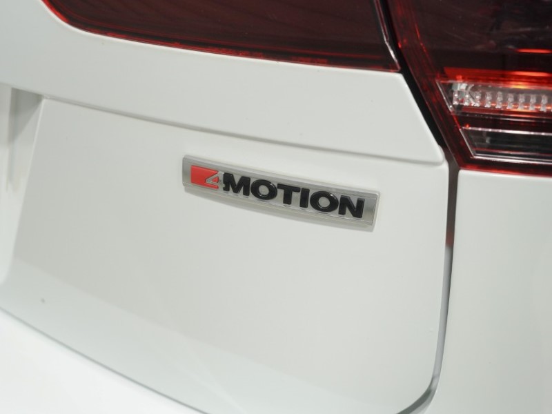 2019 (69) VOLKSWAGEN TIGUAN 2.0 TDi 150 4Motion R-Line Tech 5dr DSG 5642435