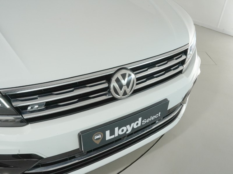 2019 (69) VOLKSWAGEN TIGUAN 2.0 TDi 150 4Motion R-Line Tech 5dr DSG 5642450