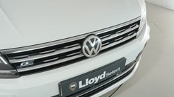 2019 (69) VOLKSWAGEN TIGUAN 2.0 TDi 150 4Motion R-Line Tech 5dr DSG 5642450