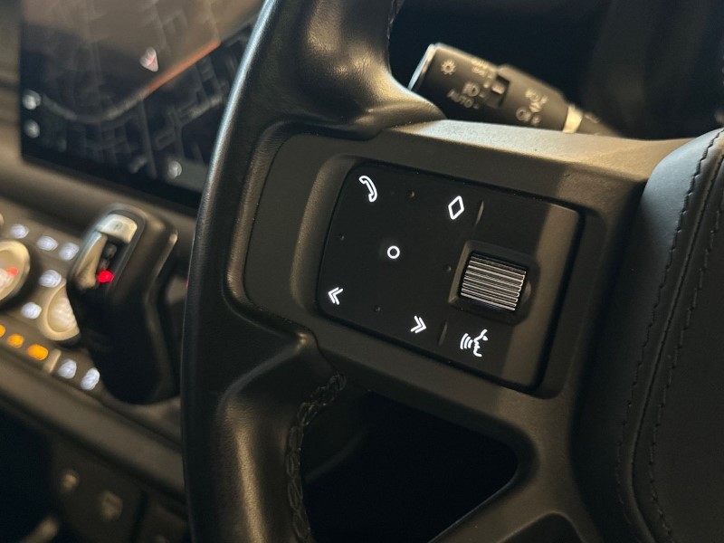 2023 (23) LAND ROVER DEFENDER 3.0 D300 X 90 3dr Auto 4984323