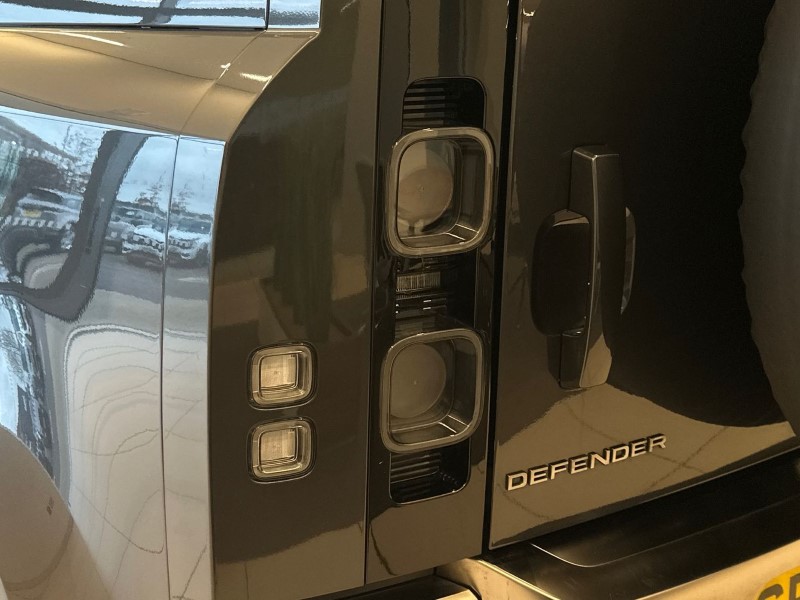 2023 (23) LAND ROVER DEFENDER 3.0 D300 X 90 3dr Auto 4984313
