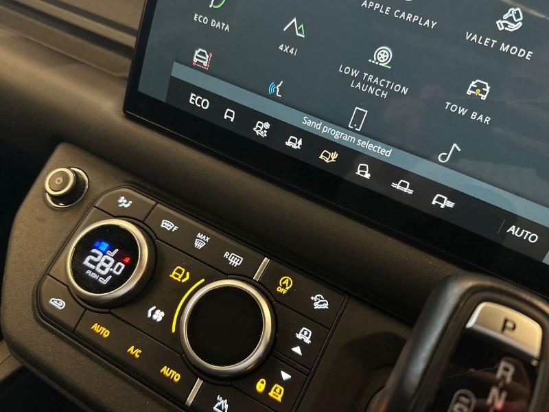 2023 (23) LAND ROVER DEFENDER 3.0 D300 X 90 3dr Auto 4984331