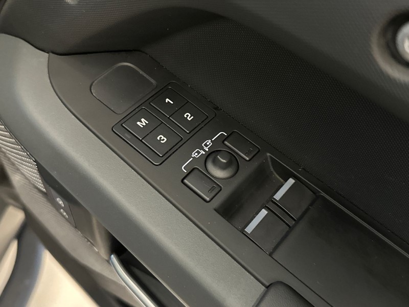 2023 (23) LAND ROVER DEFENDER 3.0 D300 X 90 3dr Auto 4984318