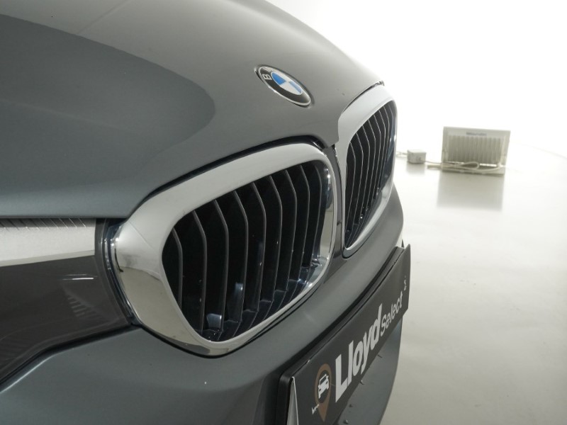 2019 (19) BMW 5 SERIES 520d xDrive M Sport 5dr Auto 5693010