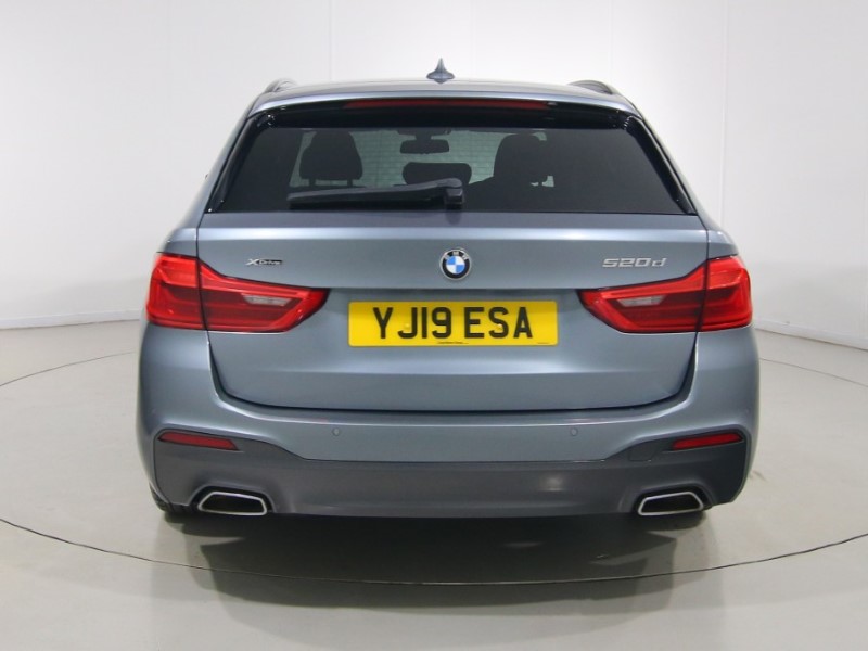 2019 (19) BMW 5 SERIES 520d xDrive M Sport 5dr Auto 5693043