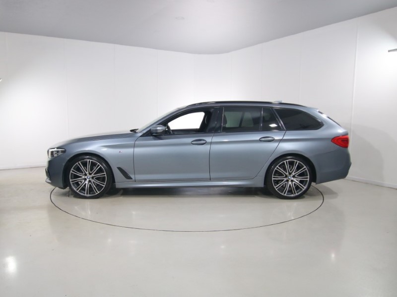 2019 (19) BMW 5 SERIES 520d xDrive M Sport 5dr Auto 5693041