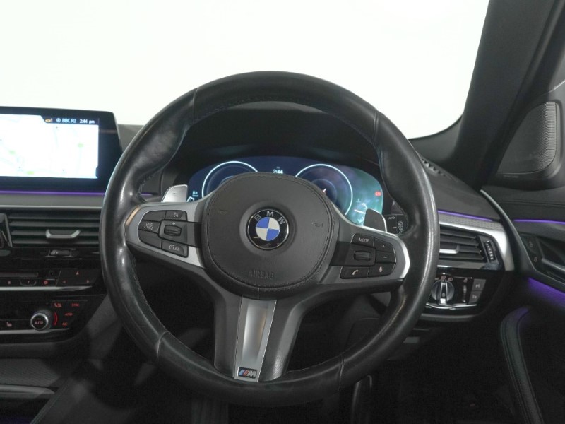 2019 (19) BMW 5 SERIES 520d xDrive M Sport 5dr Auto 5693003
