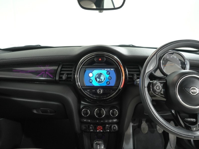 2019 (19) MINI CONVERTIBLE 1.5 Cooper Exclusive II 2dr 5701046