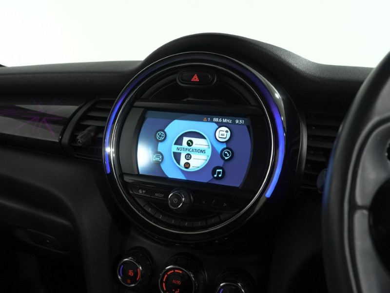 2019 (19) MINI CONVERTIBLE 1.5 Cooper Exclusive II 2dr 5701052