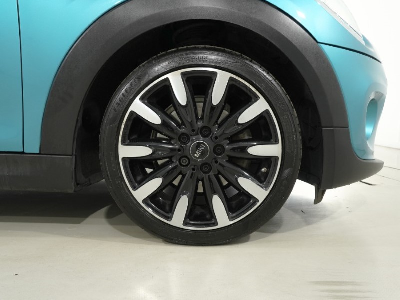 2019 (19) MINI CONVERTIBLE 1.5 Cooper Exclusive II 2dr 5701062