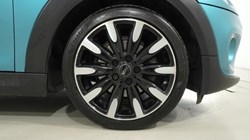 2019 (19) MINI CONVERTIBLE 1.5 Cooper Exclusive II 2dr 5701062