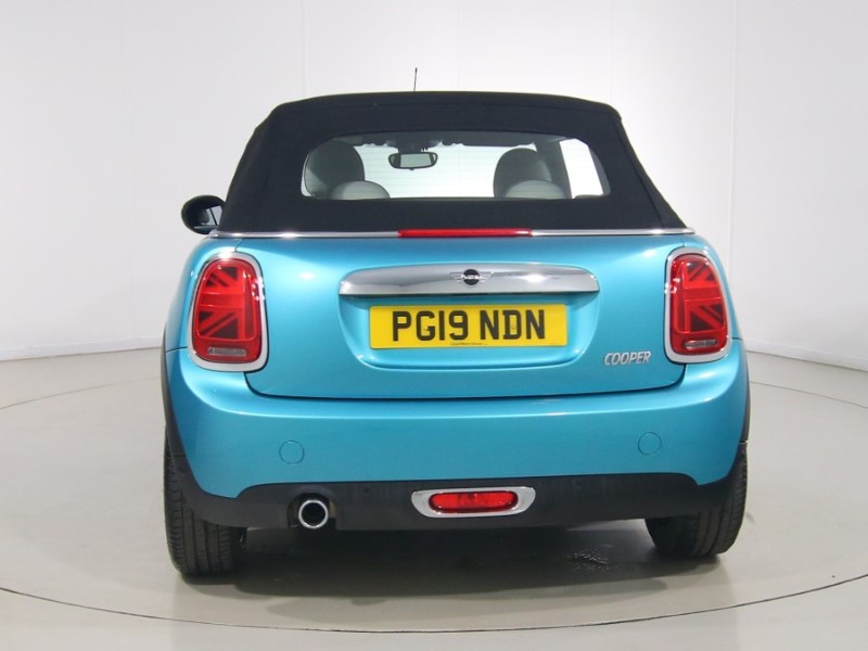 2019 (19) MINI CONVERTIBLE 1.5 Cooper Exclusive II 2dr 5701076