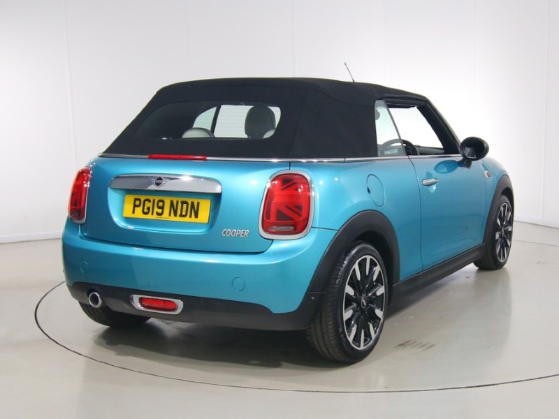 2019 (19) MINI CONVERTIBLE 1.5 Cooper Exclusive II 2dr 5701077