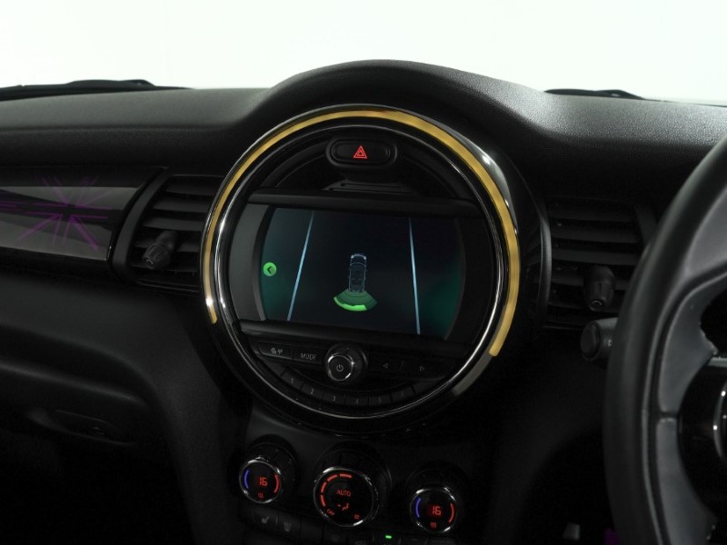 2019 (19) MINI CONVERTIBLE 1.5 Cooper Exclusive II 2dr 5701055