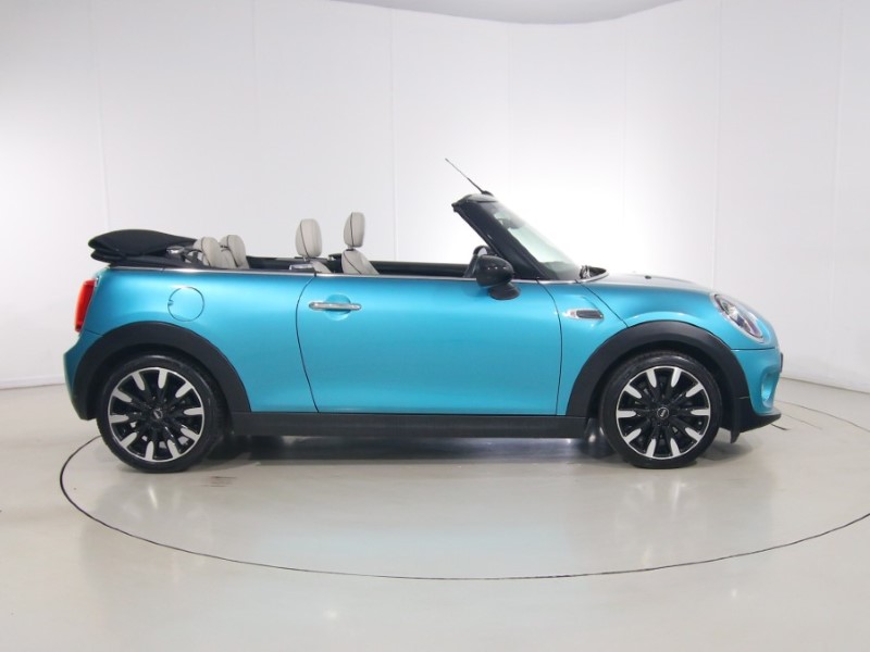 2019 (19) MINI CONVERTIBLE 1.5 Cooper Exclusive II 2dr 5701070