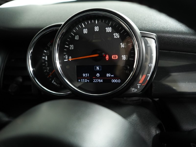 2019 (19) MINI CONVERTIBLE 1.5 Cooper Exclusive II 2dr 5701060