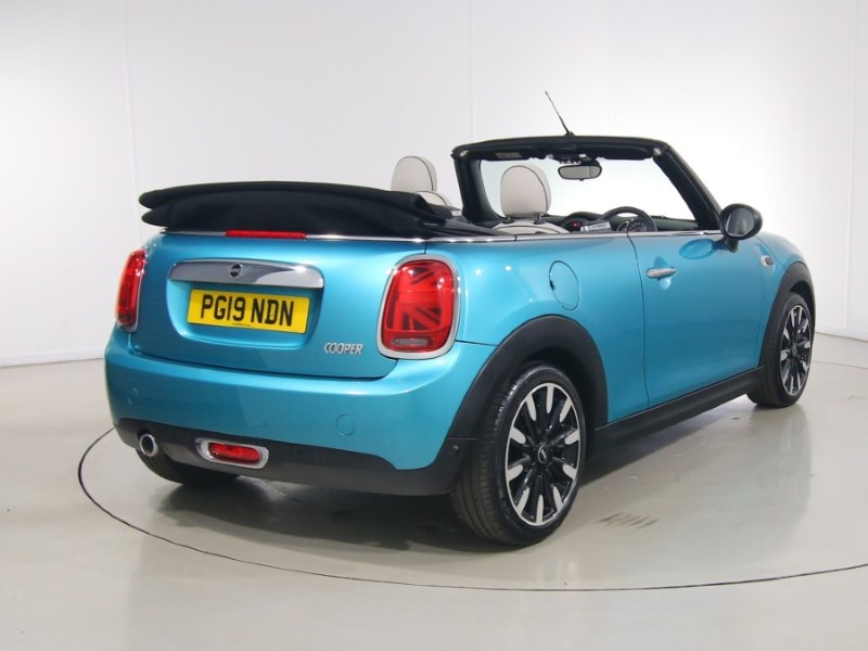 2019 (19) MINI CONVERTIBLE 1.5 Cooper Exclusive II 2dr 5701069