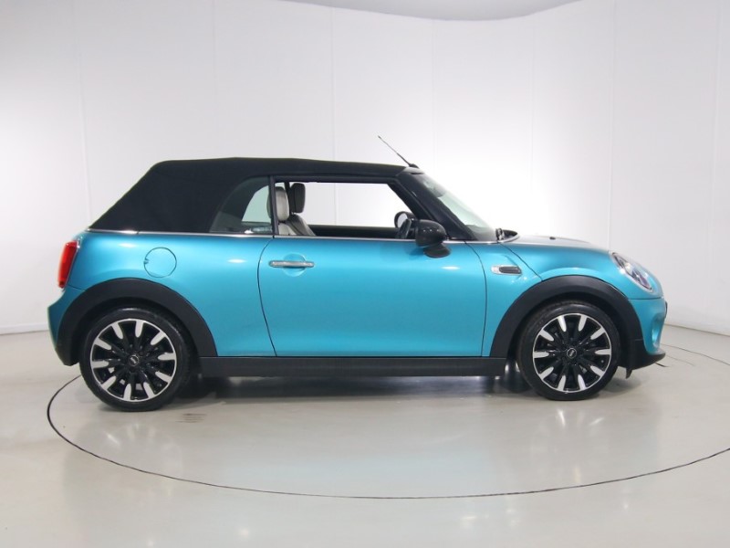 2019 (19) MINI CONVERTIBLE 1.5 Cooper Exclusive II 2dr 5701078