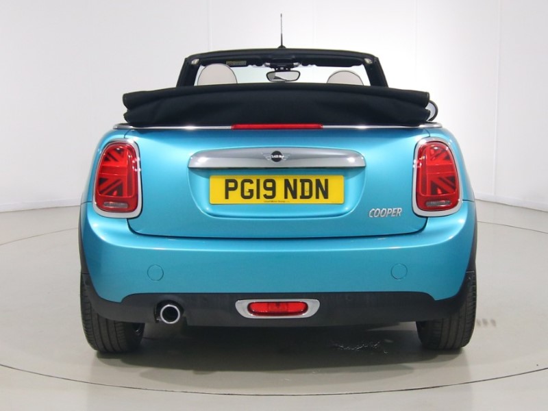 2019 (19) MINI CONVERTIBLE 1.5 Cooper Exclusive II 2dr 5701068