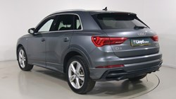 2020 (20) AUDI Q3 35 TDI S Line 5dr S Tronic 1