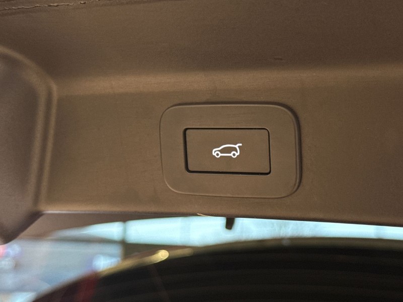 2023 (72) JAGUAR F-PACE 2.0 D200 R-Dynamic Black 5dr Auto AWD 4990233