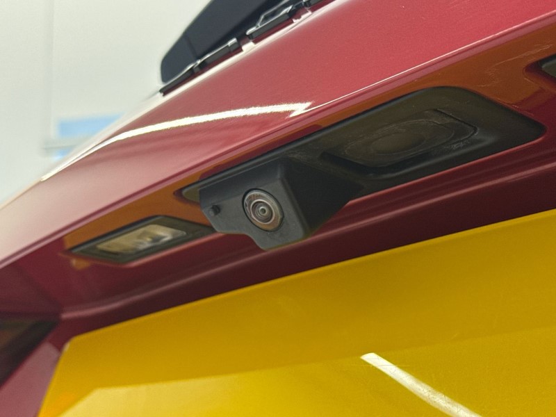 2023 (72) JAGUAR F-PACE 2.0 D200 R-Dynamic Black 5dr Auto AWD 4990234