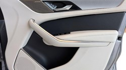 2022 (72) JAGUAR F-PACE 2.0 P400e R-Dynamic SE 5dr Auto AWD 4997739