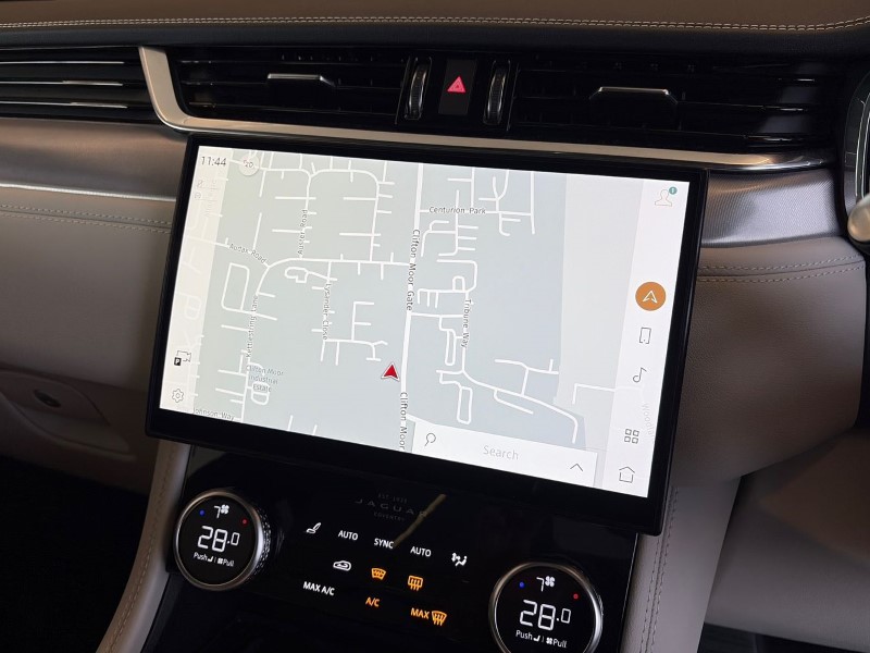 2022 (72) JAGUAR F-PACE 2.0 P400e R-Dynamic SE 5dr Auto AWD 4997728