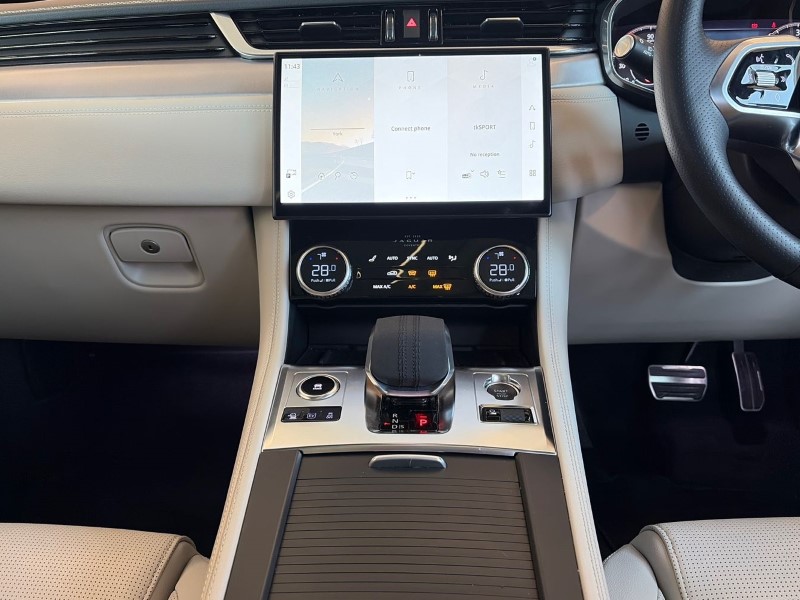 2022 (72) JAGUAR F-PACE 2.0 P400e R-Dynamic SE 5dr Auto AWD 4997731