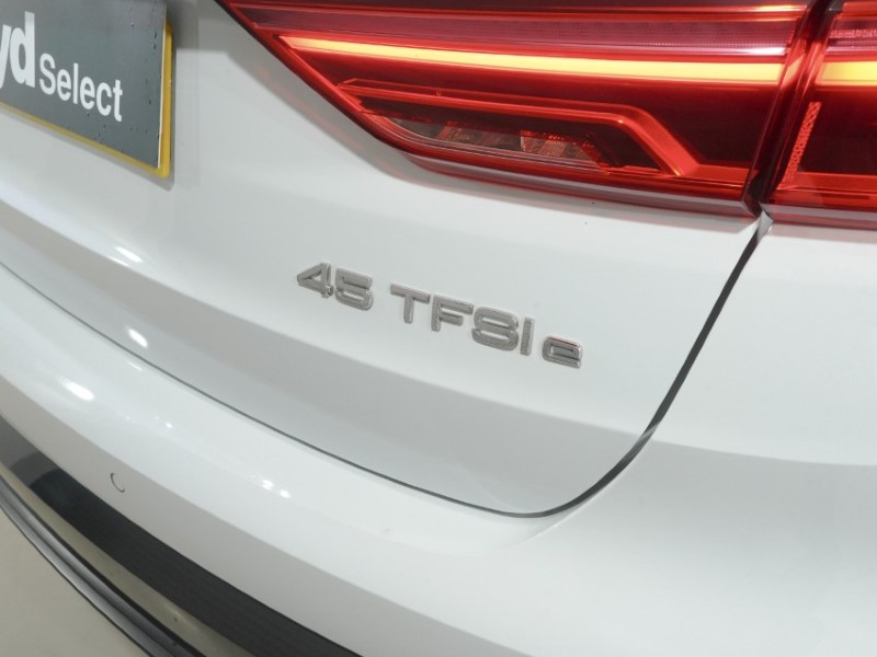 2021 (71) AUDI Q3 45 TFSI e Black Edition 5dr S Tronic 5800176