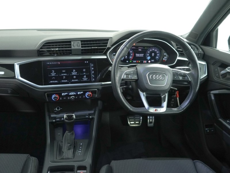 2021 (71) AUDI Q3 45 TFSI e Black Edition 5dr S Tronic 5800184