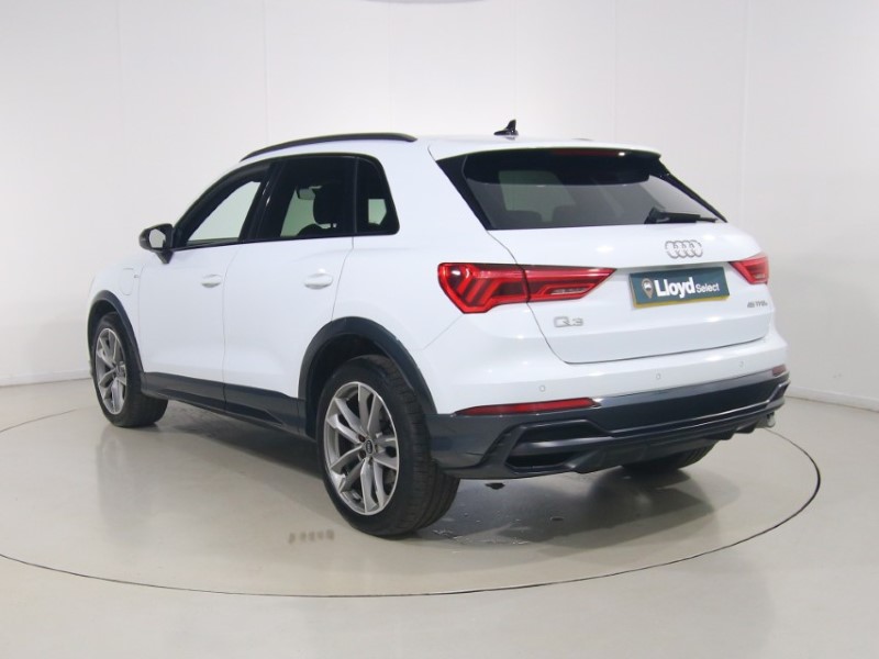 2021 (71) AUDI Q3 45 TFSI e Black Edition 5dr S Tronic 1