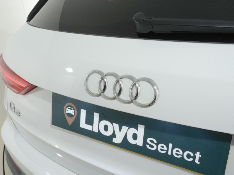 2021 (71) AUDI Q3 45 TFSI e Black Edition 5dr S Tronic 5800174