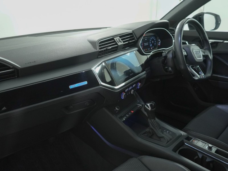 2021 (71) AUDI Q3 45 TFSI e Black Edition 5dr S Tronic 5800181