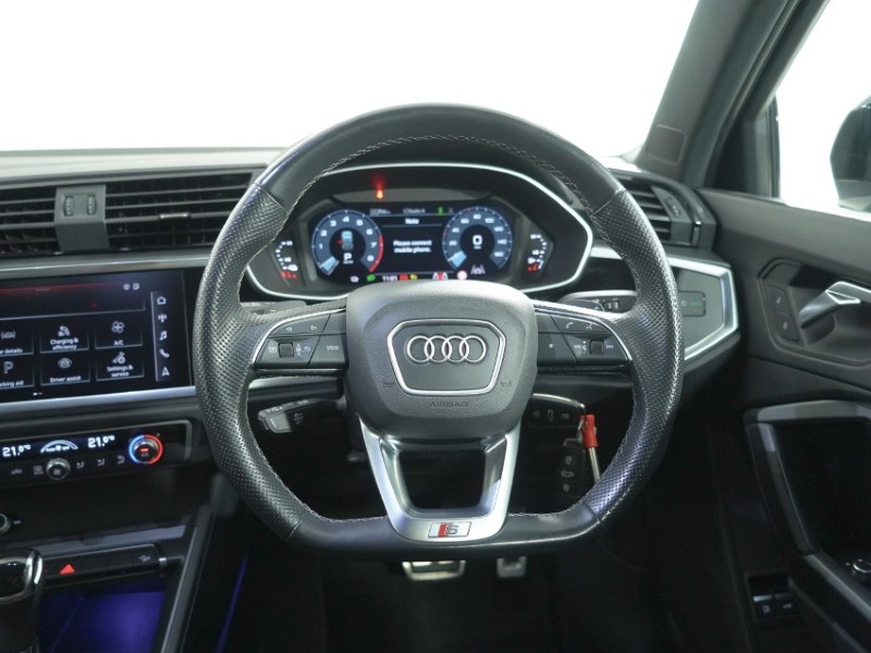 2021 (71) AUDI Q3 45 TFSI e Black Edition 5dr S Tronic 5800187