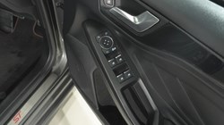 2020 (70) FORD FOCUS 1.0 EcoBoost 125 ST-Line X Edition 5dr Auto 5775958