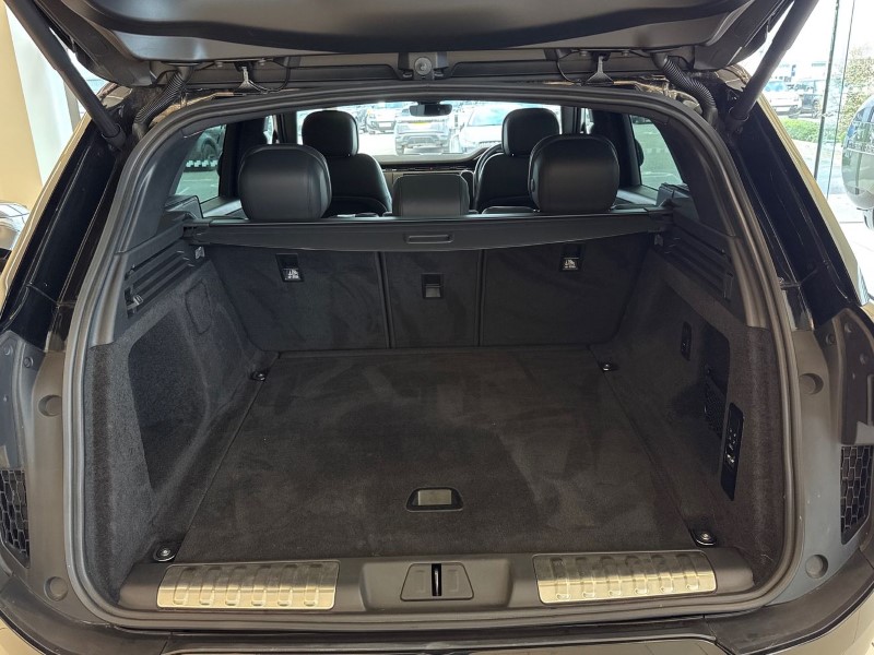 2024 (24) LAND ROVER RANGE ROVER SPORT 3.0 D300 Dynamic SE 5dr Auto 5250350