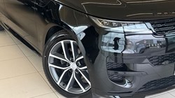 2024 (24) LAND ROVER RANGE ROVER SPORT 3.0 D300 Dynamic SE 5dr Auto 5250380