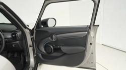 2021 (21) MINI HATCHBACK 2.0 Cooper S Exclusive 5dr 5836506