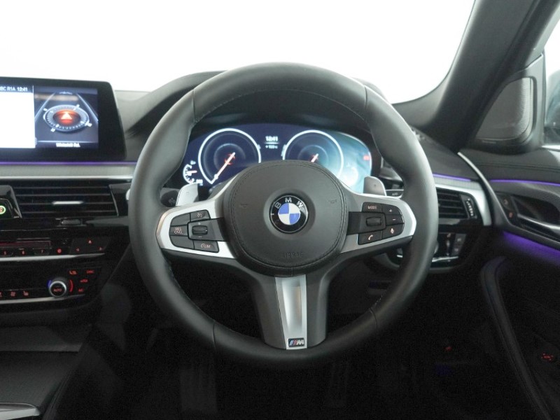 2019 (69) BMW 5 SERIES 520i M Sport 4dr Auto 5833111