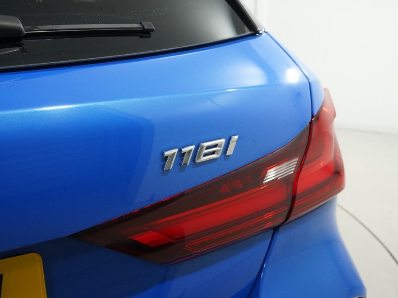 2020 (20) BMW 1 SERIES 118i M Sport 5dr Step Auto 5892345