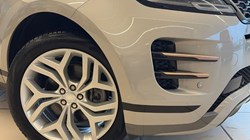 2022 (71) LAND ROVER RANGE ROVER EVOQUE 1.5 P300e R-Dynamic SE 5dr Auto 5004388