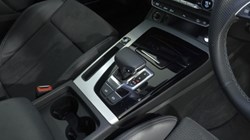 2021 (21) AUDI Q5 40 TDI Quattro S Line 5dr S Tronic 5953870