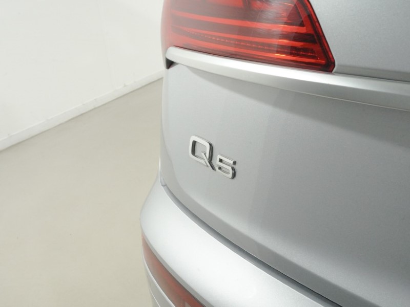 2021 (21) AUDI Q5 40 TDI Quattro S Line 5dr S Tronic 5953840