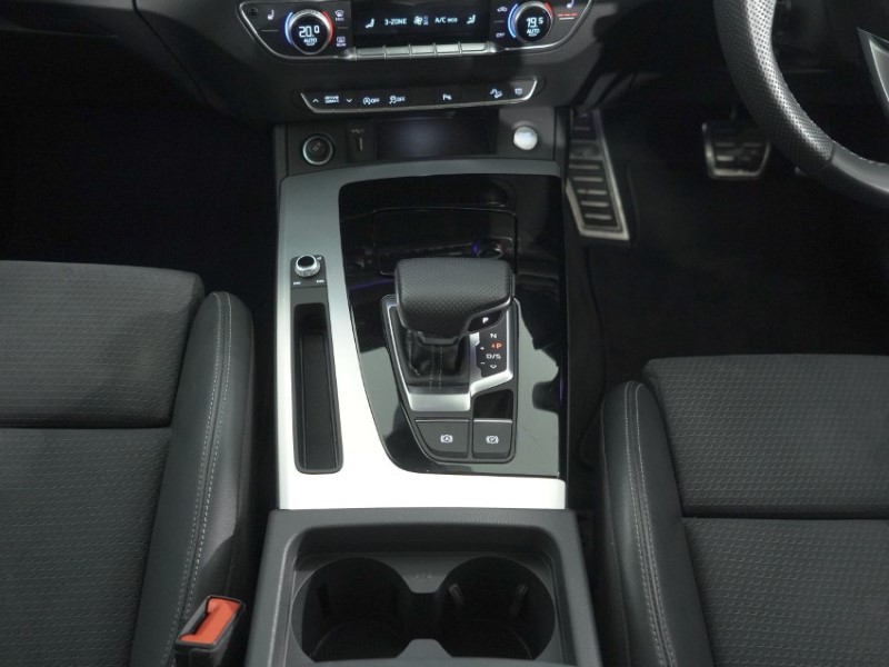 2021 (21) AUDI Q5 40 TDI Quattro S Line 5dr S Tronic 5953853