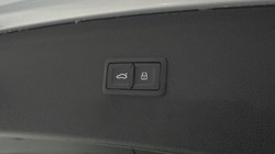 2021 (21) AUDI Q5 40 TDI Quattro S Line 5dr S Tronic 5953844