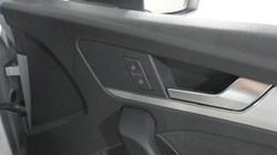 2021 (21) AUDI Q5 40 TDI Quattro S Line 5dr S Tronic 5953865