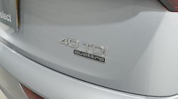 2021 (21) AUDI Q5 40 TDI Quattro S Line 5dr S Tronic 5953841