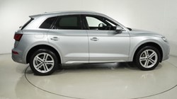 2021 (21) AUDI Q5 40 TDI Quattro S Line 5dr S Tronic 5953837