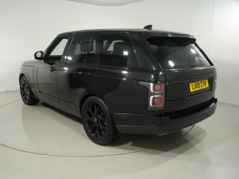 2019 (19) LAND ROVER RANGE ROVER 2.0 P400e Vogue 4dr Auto – Video 1 of 1